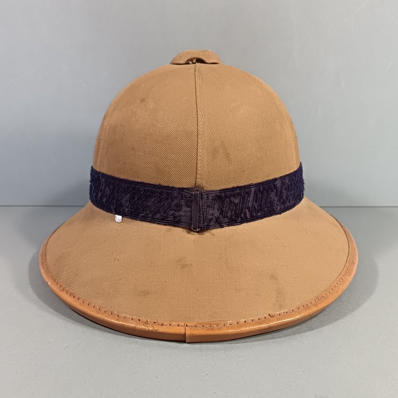 CASQUE COLONIAL GENDARMERIE MODELE 1931 FABRICATION ANNEES 1950 GRENADE ARGENTEE GENDARMERIE COLONIALE